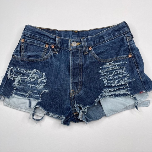 Levi’s 501 Shorts Denim Shorty Cutoff Shorts Button Fly Blue Distressed Summer - Picture 1 of 15